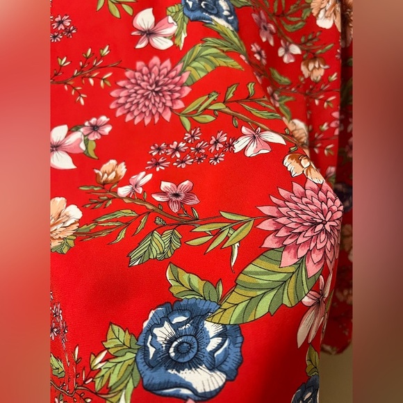 ⚫️ BOGO Violet and Claire Floral Red Women's Top Size Large - Picture 6 of 8